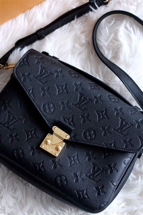 louis vuitton pochette negro|louis vuitton pochette métis monogram.